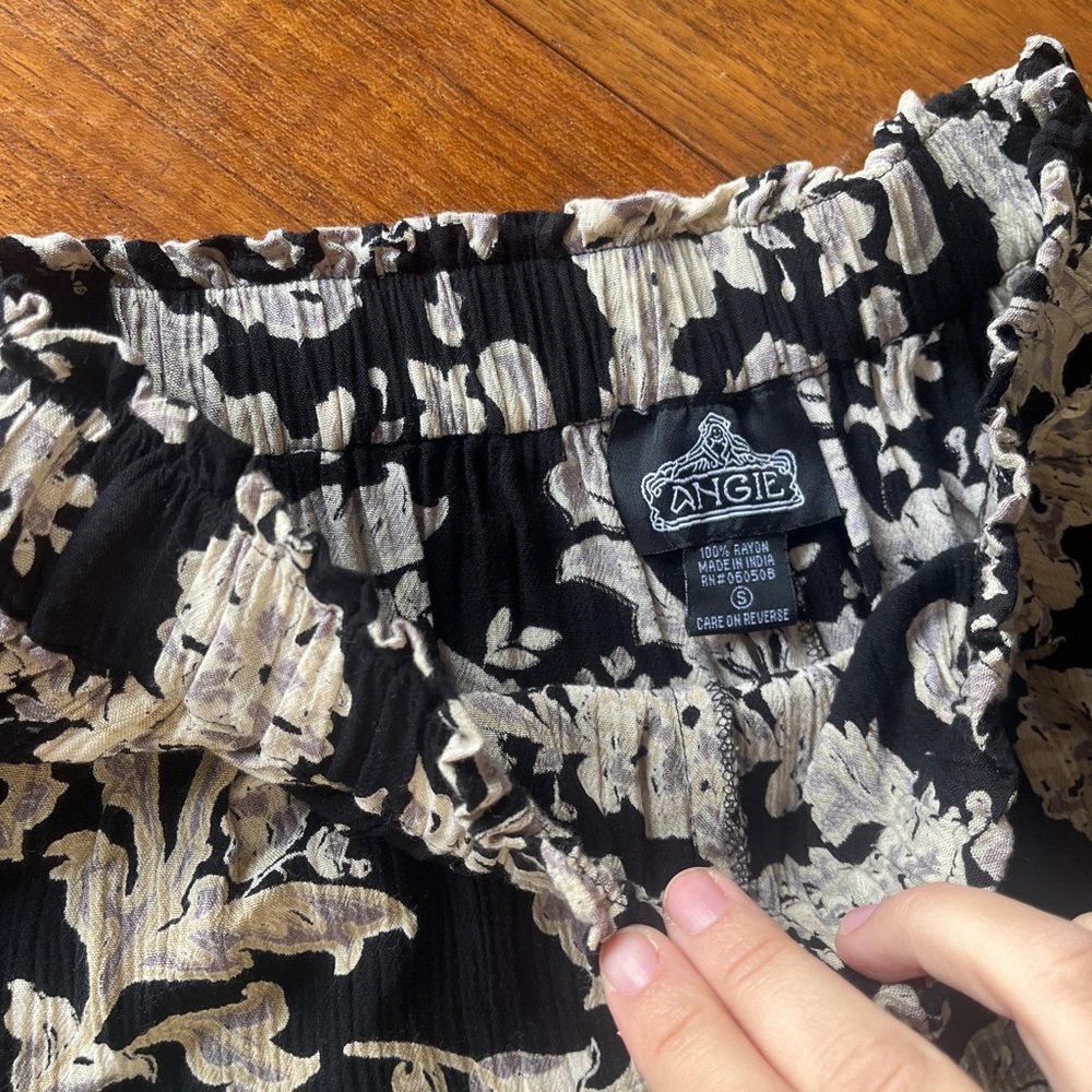 Angie Floral Shorts - Picture 3 of 4